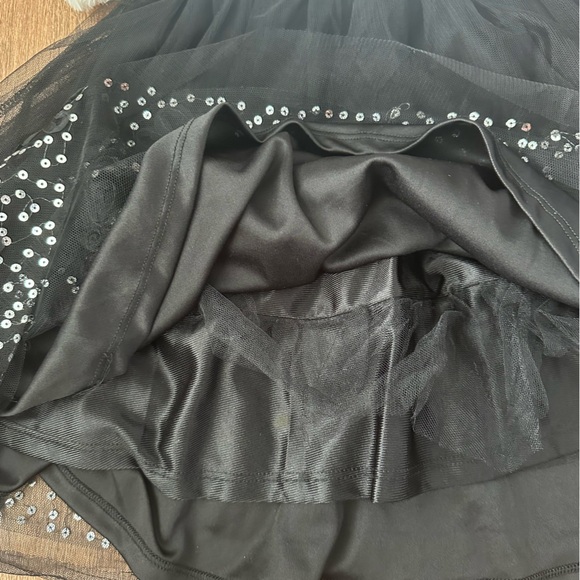 Girls Fancy Dress Ivory And Black - Picture 8 of 8